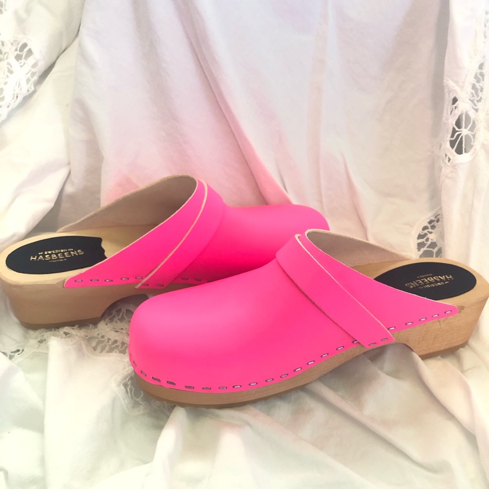 NWOB Swedish Hasbeens Hot Pink Clogs Size 40